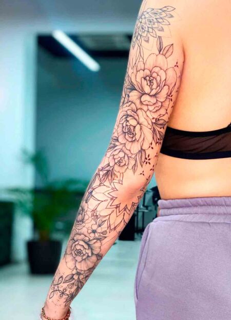 tatuagem-feminina-braco-fechado