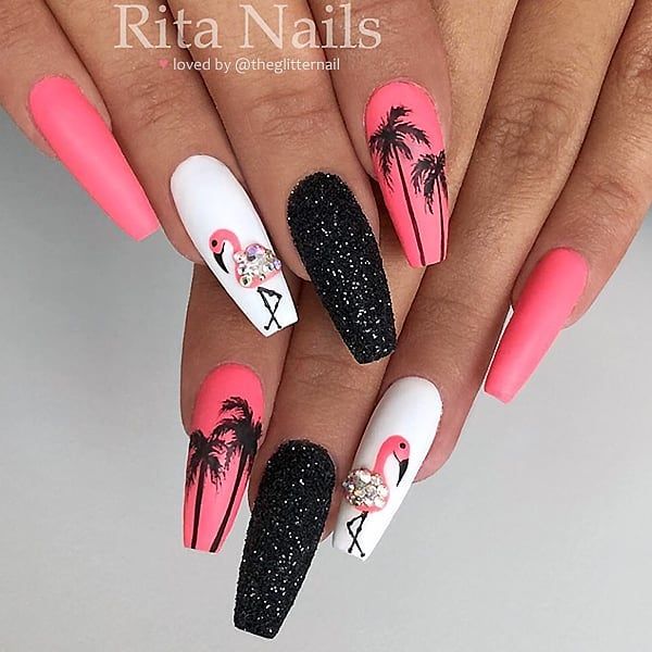 Flamingo Decorated Nail