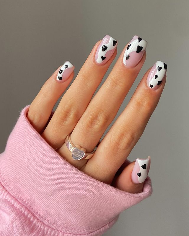 Decorated nails in black and white