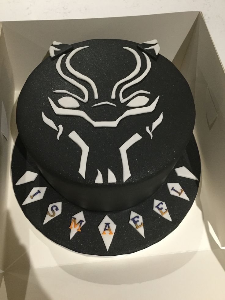 black panther cake