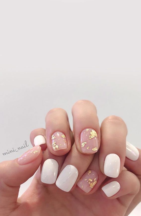 Decorated Nail White With Gold
