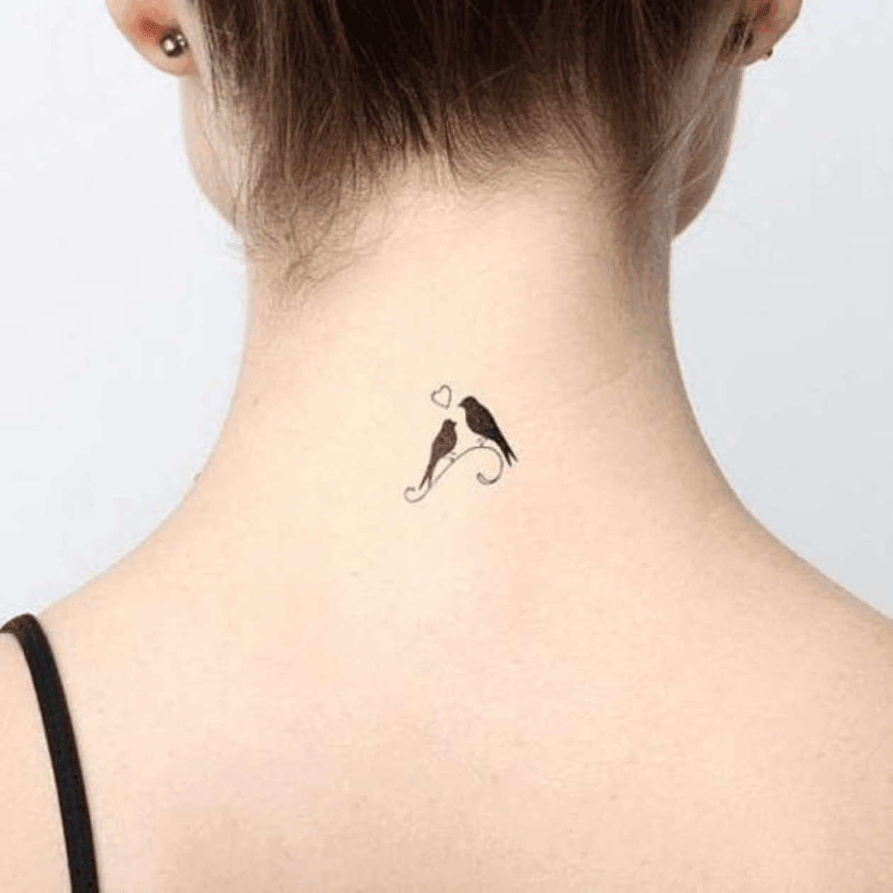 tatuagem-na-nuca-feminina