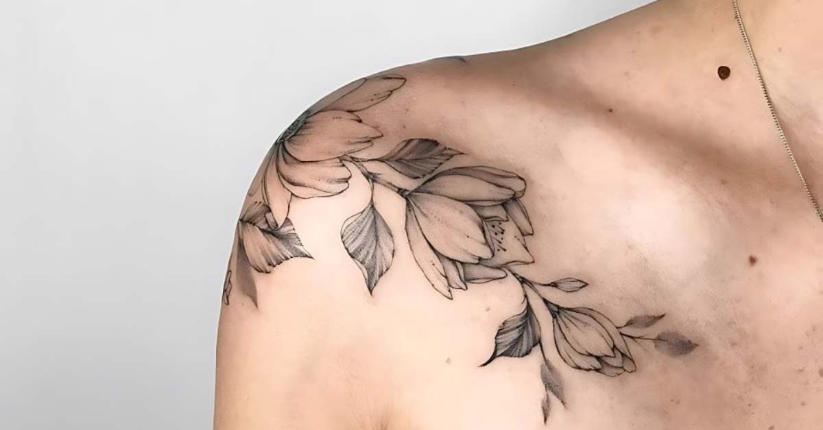 tatuagem-feminina-com-flores-no-braco