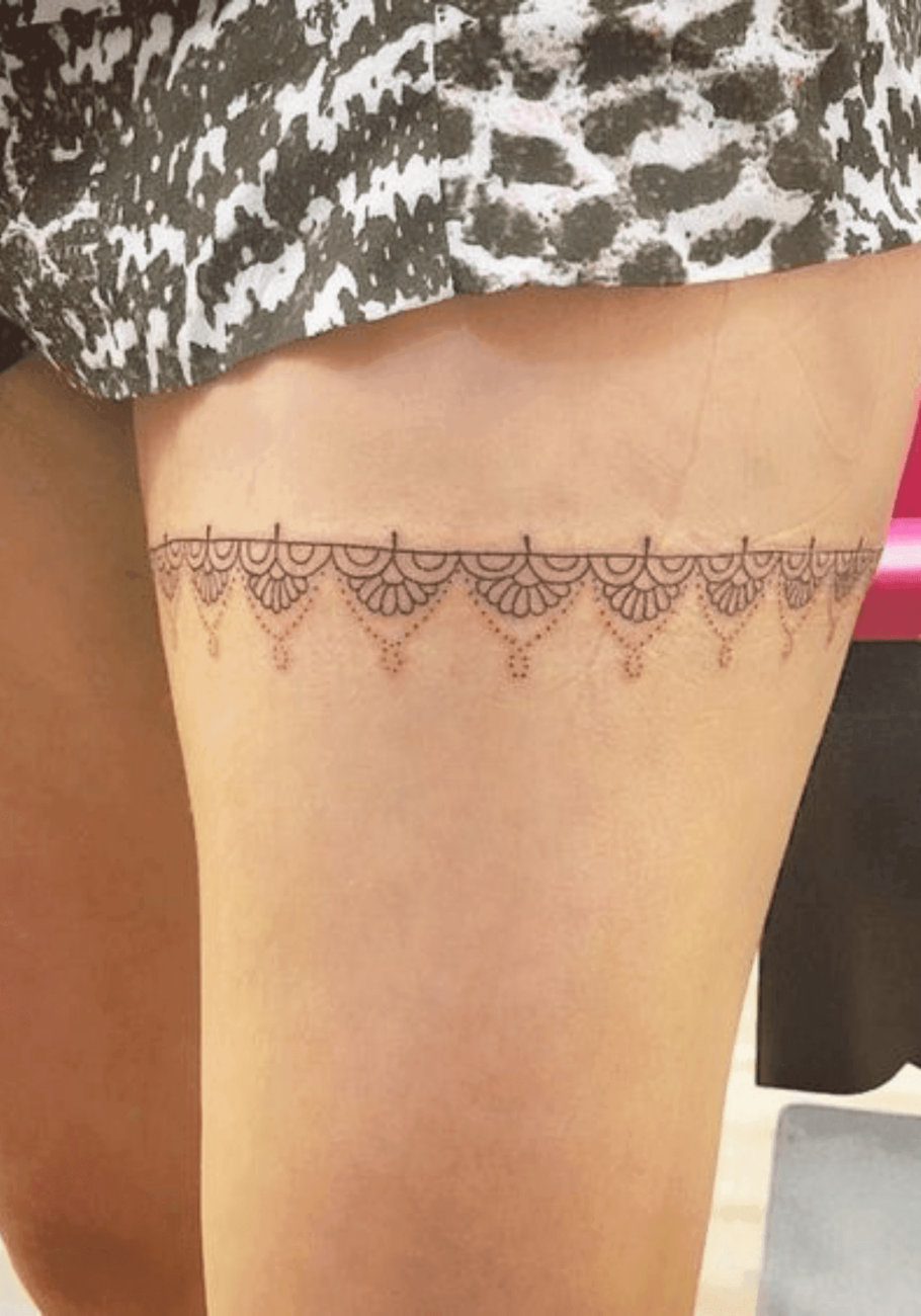 tatuagem tribal feminina na coxa