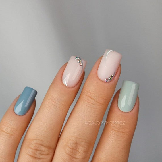 Diamond Decorated Nail