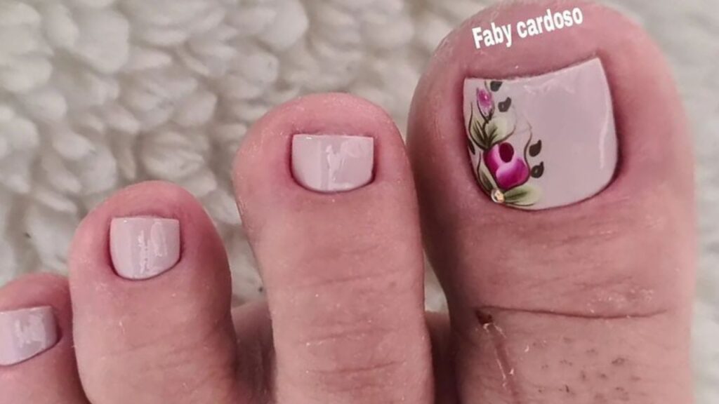 Unhas Do Pé Com Flores