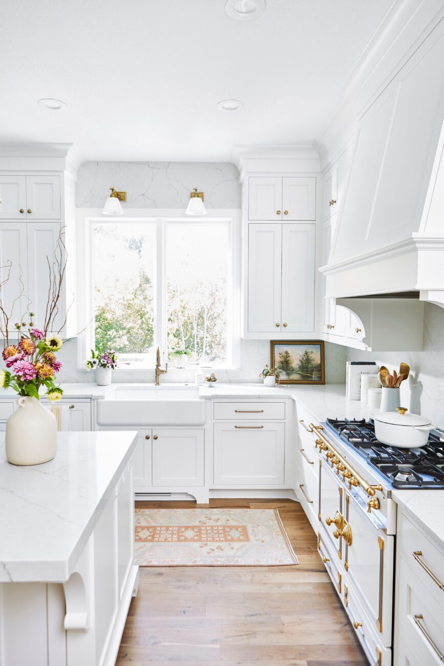 white kitchen decor