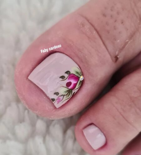 unhas-decoradas-do-pe-com-flores