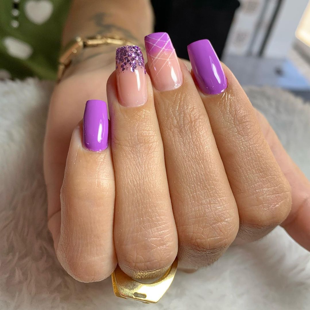 unhas-decoradas-lilas-e-branco