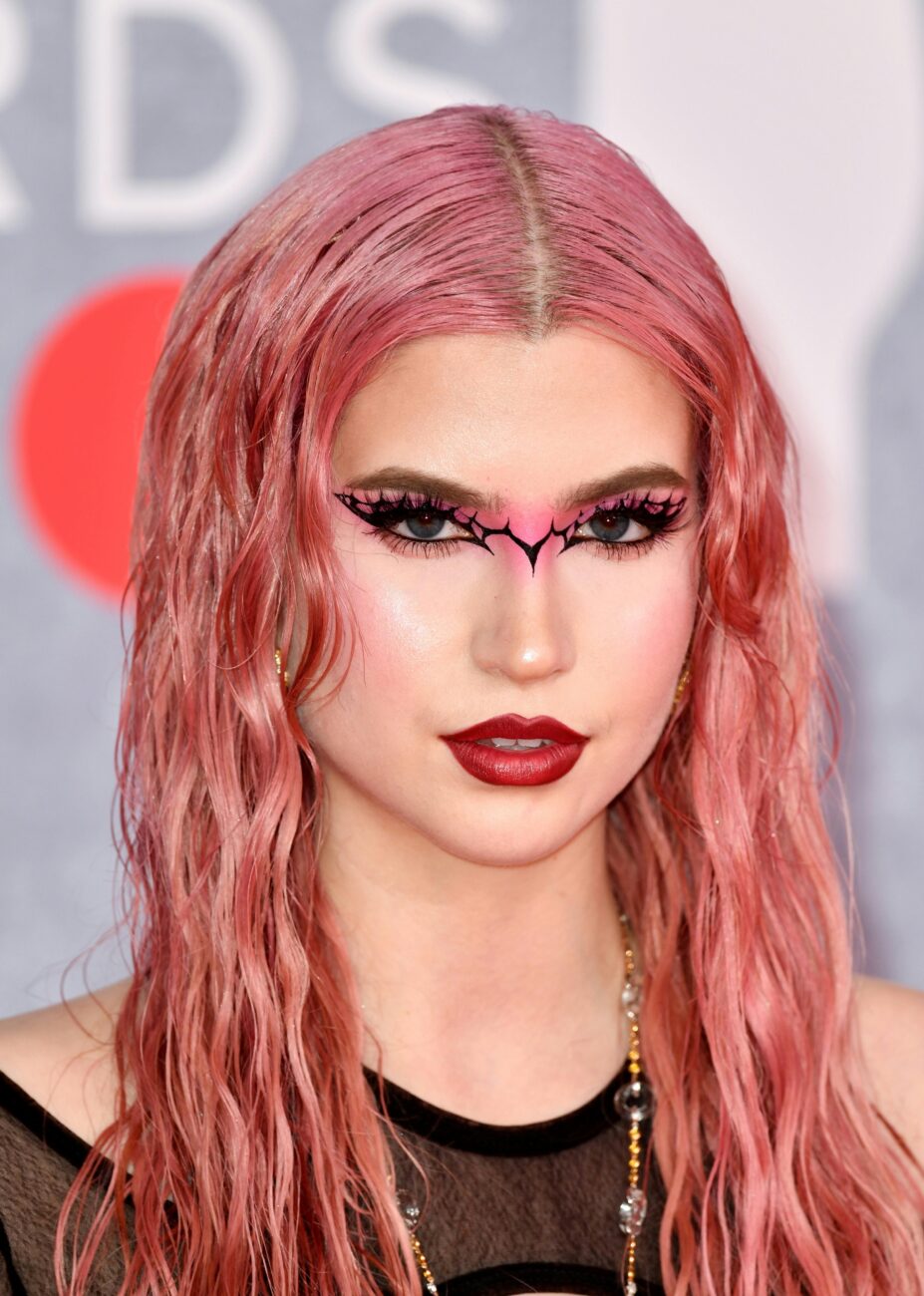 celebrities with pastel pink hair