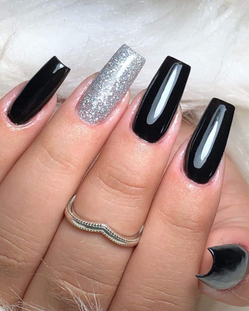 unhas-grandes-pretas