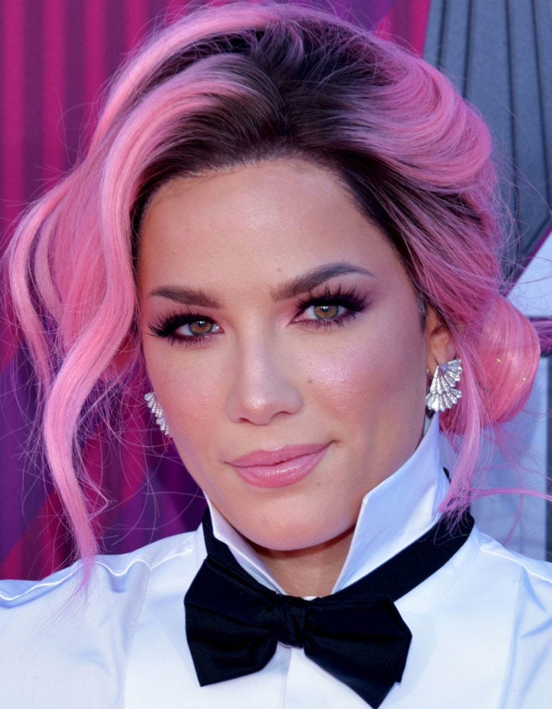 celebrities with pink makeup