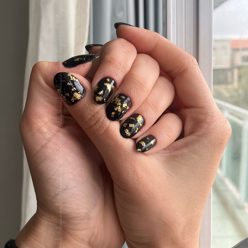 unhas-decoradas-bege-e-preto