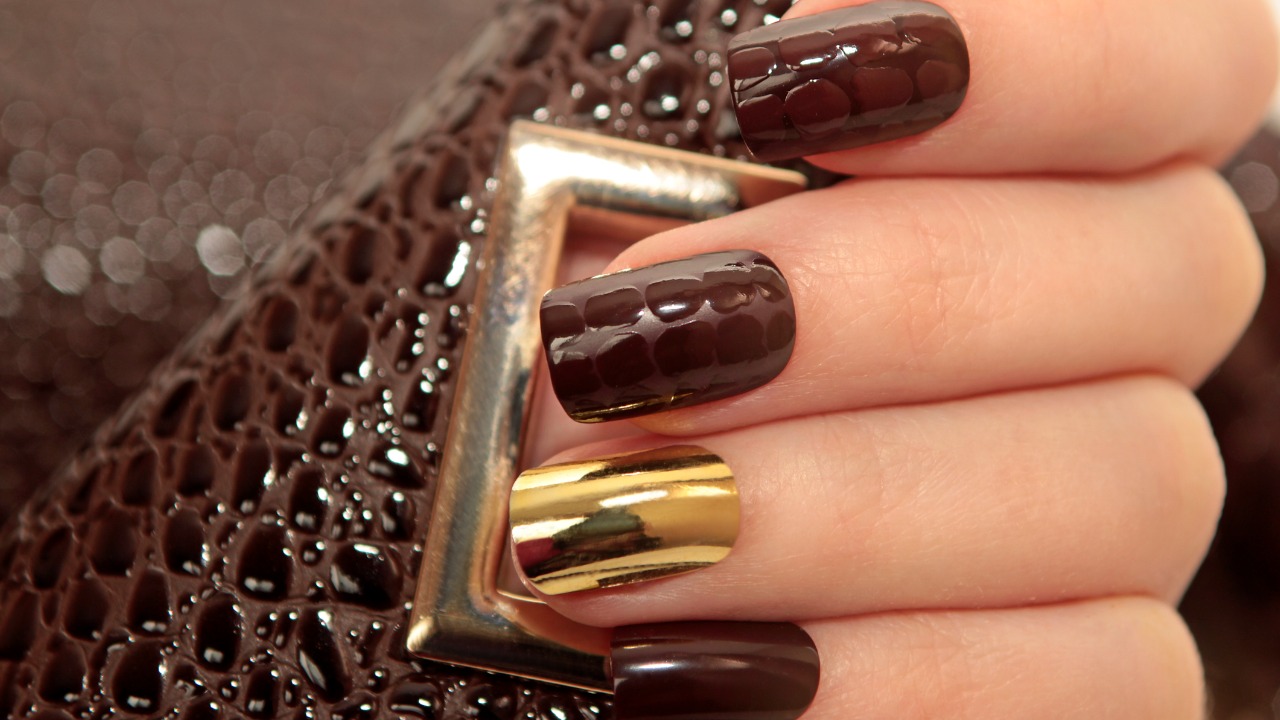 unhas-decoradas-marrom