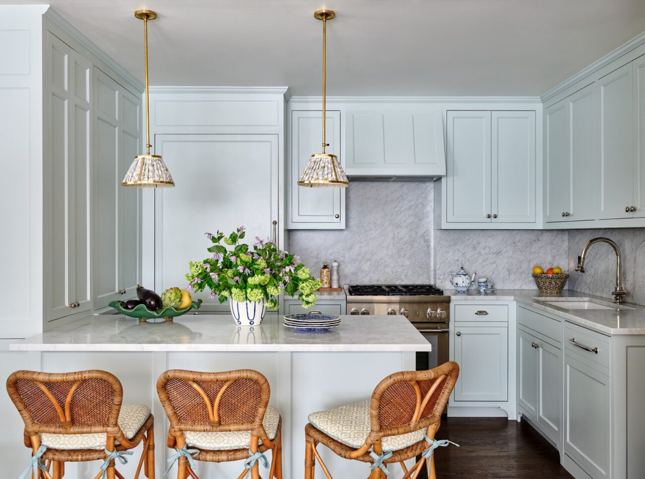 white kitchen decor