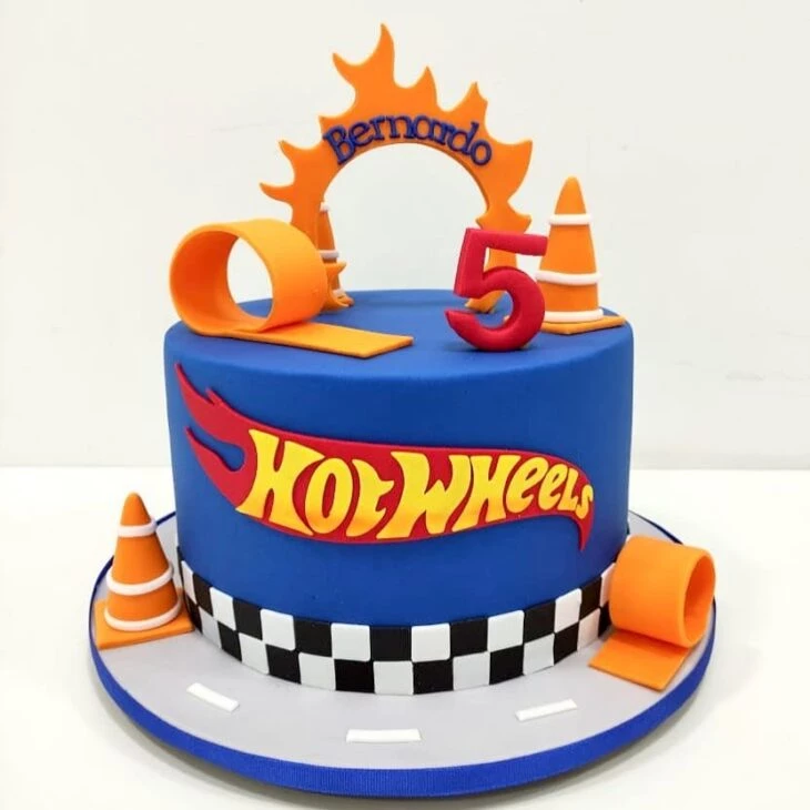 bolo-decorado-hot-wheels