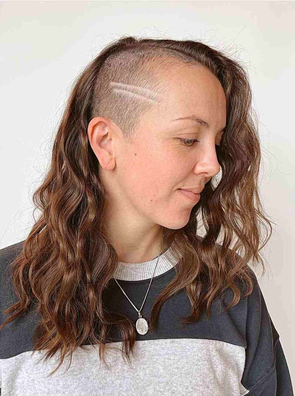 female celebrity female hair shaved on one side