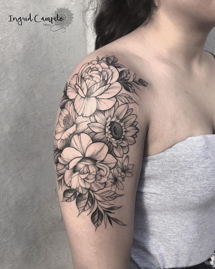 tatuagem-feminina-com-flores-no-braco