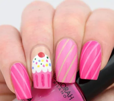 Cupcake Decorated Nail