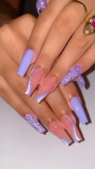 unhas-decoradas-lilas-e-branco