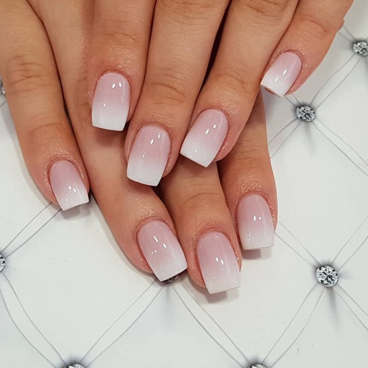 unhas-degrade-rosa-e-branco