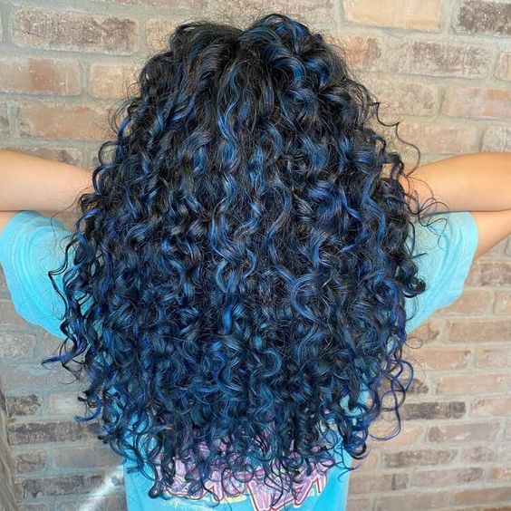 Cabelo Cacheado Azul