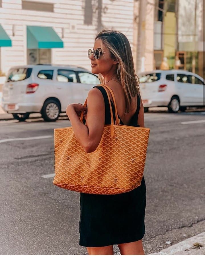 Look com Bolsa Sacola