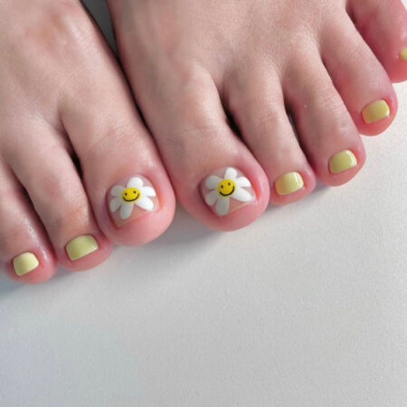 unhas-decoradas-do-pe-com-flores