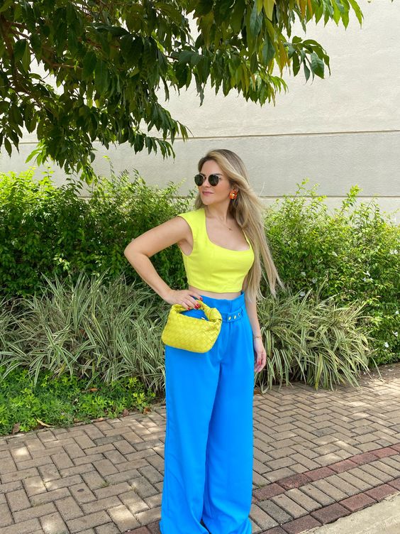 look-azul-e-amarelo