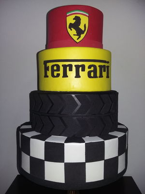 Bolo Decorado Ferrari