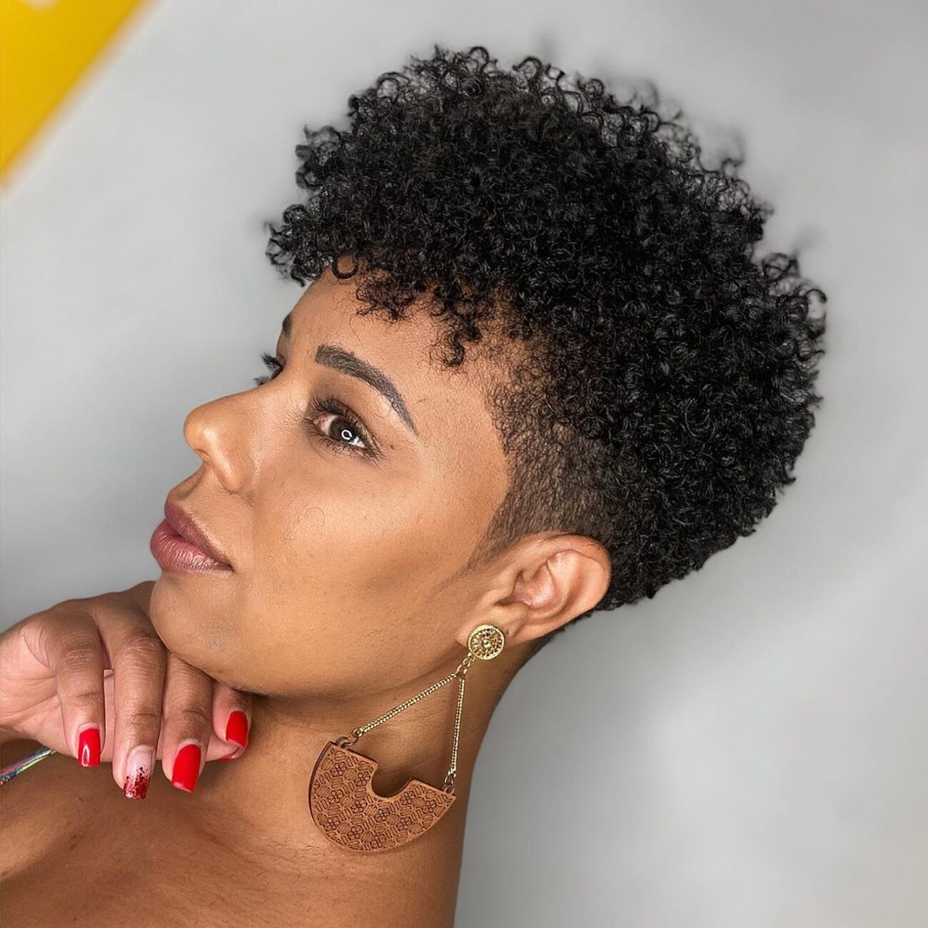 women's short afro hair