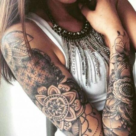 tatuagem-feminina-braco-fechado-flores