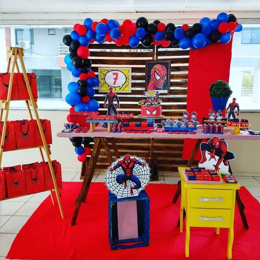 Modelos de Decoracao Do Homem Aranha Simples