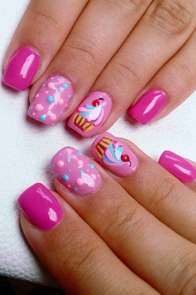 Cupcake Decorated Nail