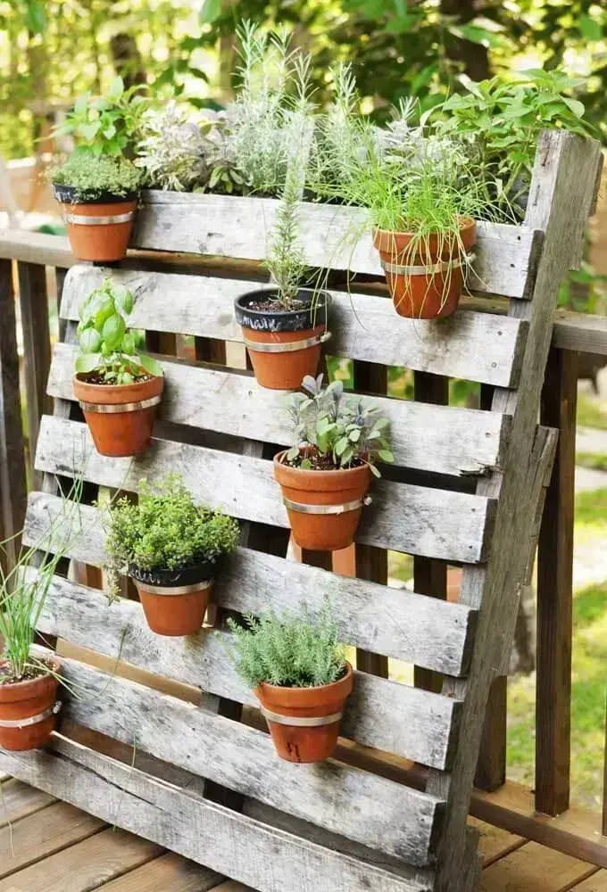 decoracao-de-jardim-com-pallet