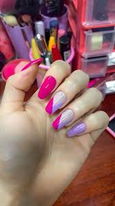 unhas-decoradas-lilas-e-branco