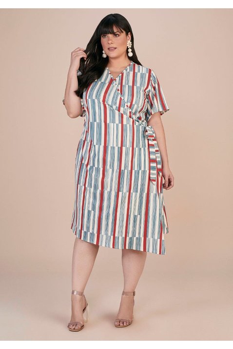 vestido plano estampado transpassado plus size titanium