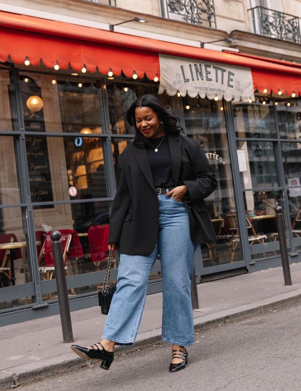 Look Blazer Preto Feminino e Calça Jeans