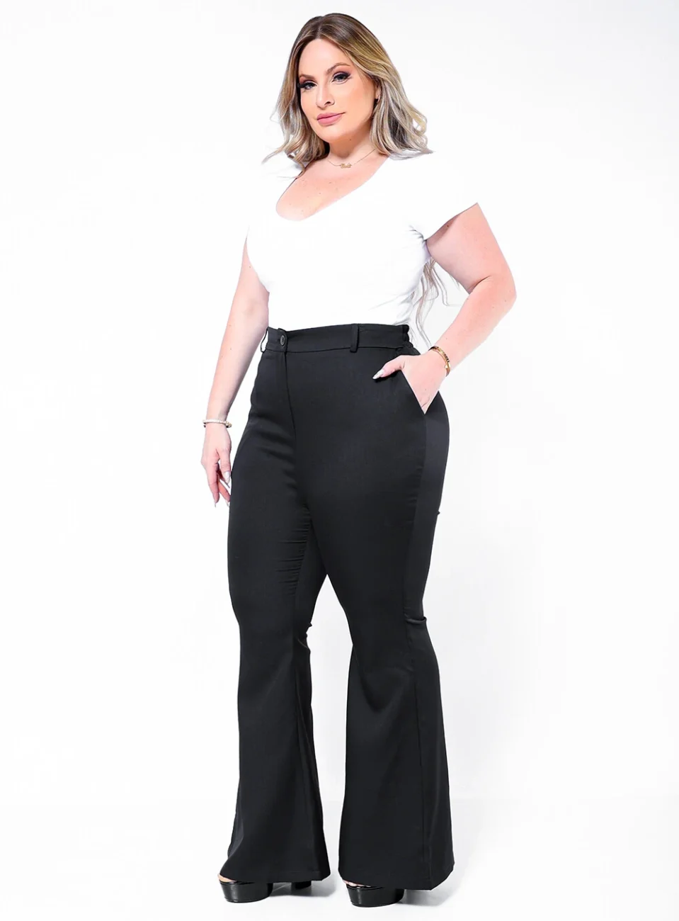 calça flare plus size