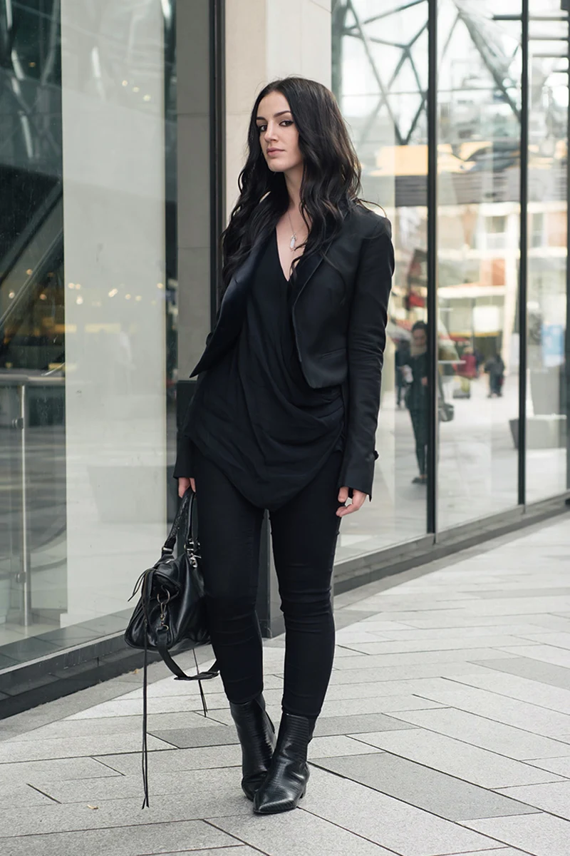 looks-all-black