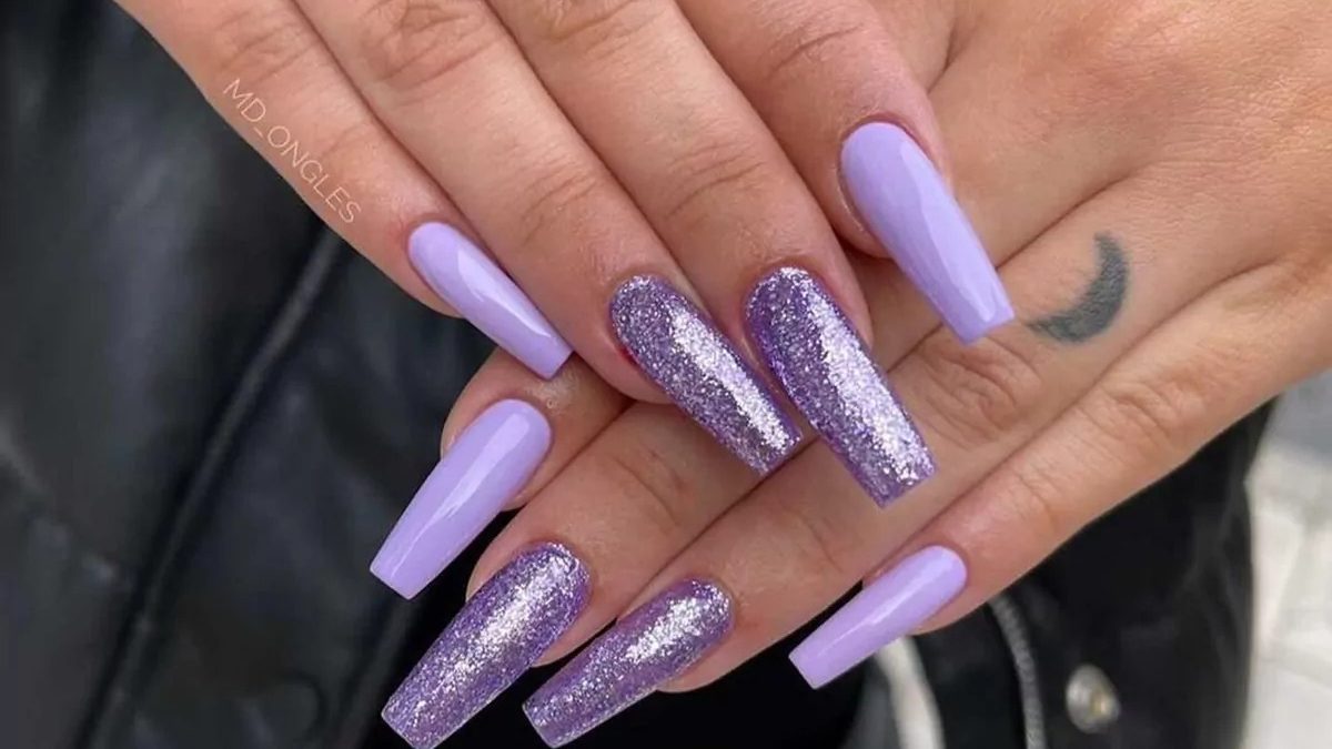 unhas-decoradas-lilas-e-branco