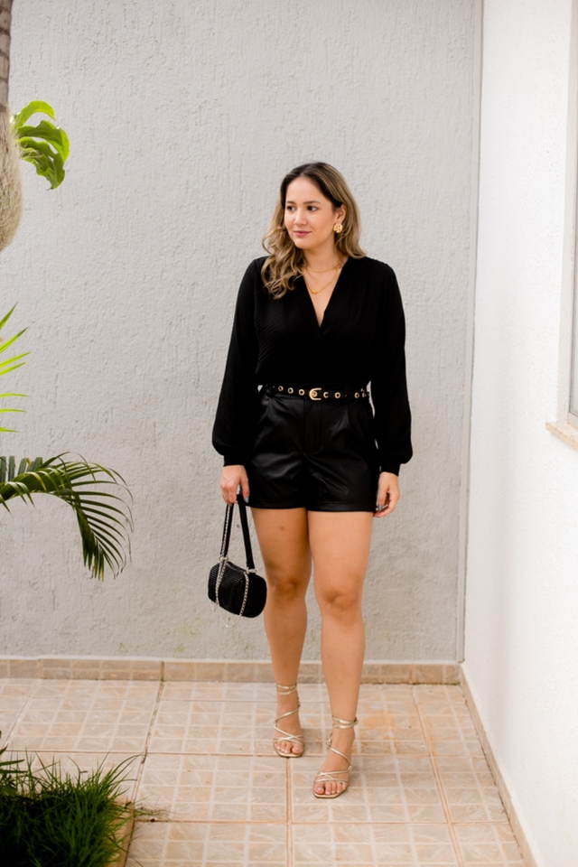 looks-com-shorts-de-couro