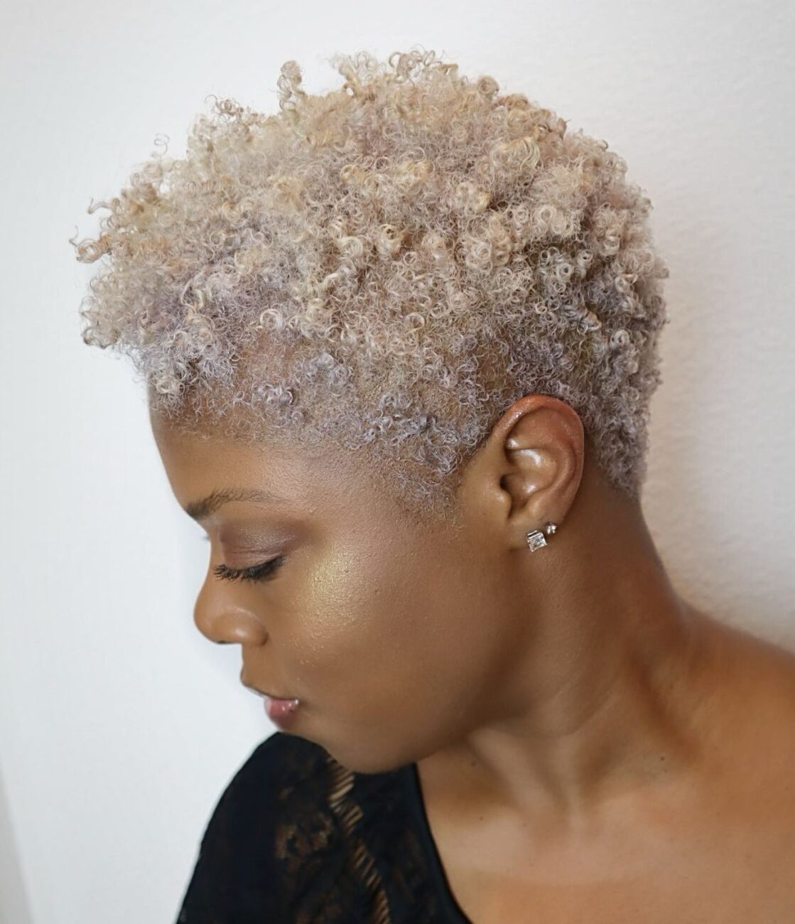 women's short afro hair