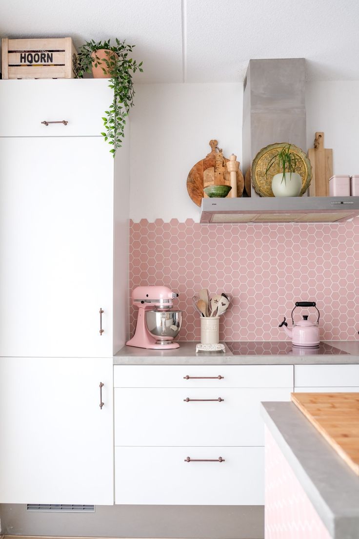 Decoration of Pink Kitchens