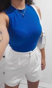 look-azul-e-branco