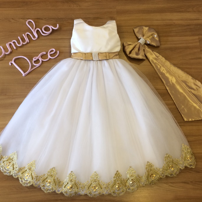 look-branco-e-dourado