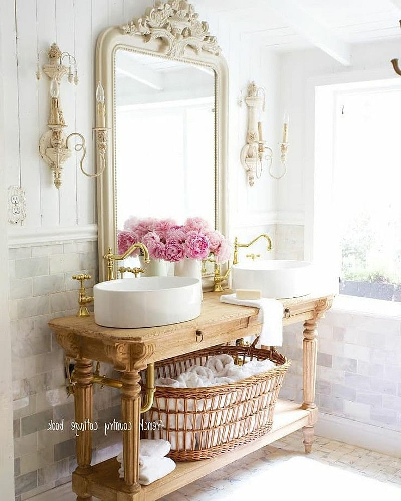 Chic Bathroom Decor