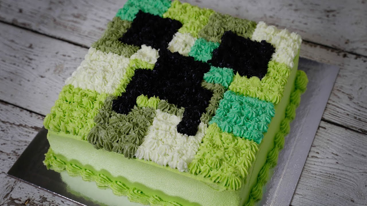 Minecraft decorated cake