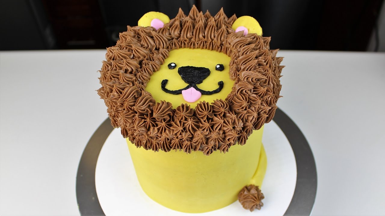 Lion Decorated Cake