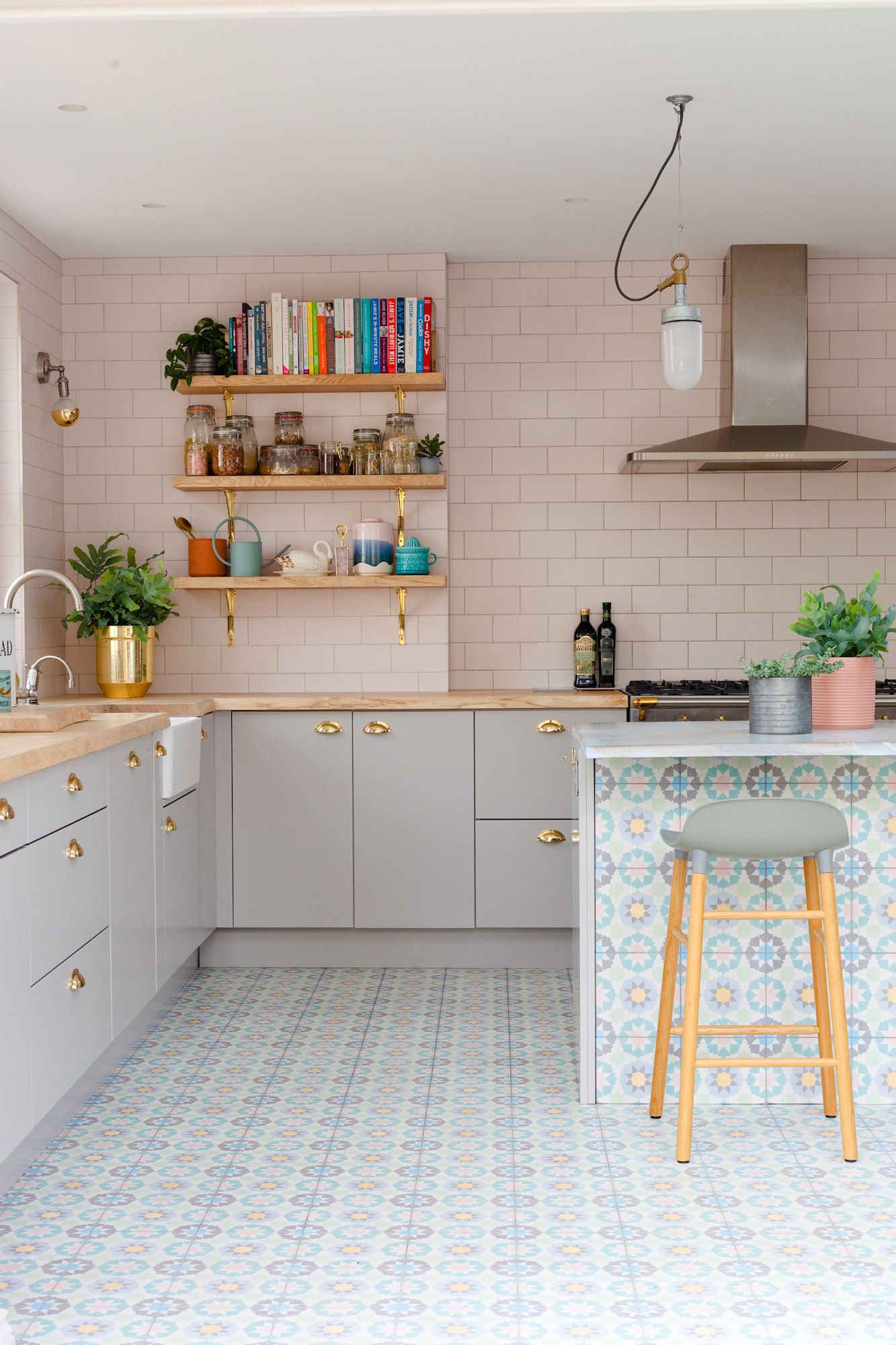 Decoration of Pink Kitchens